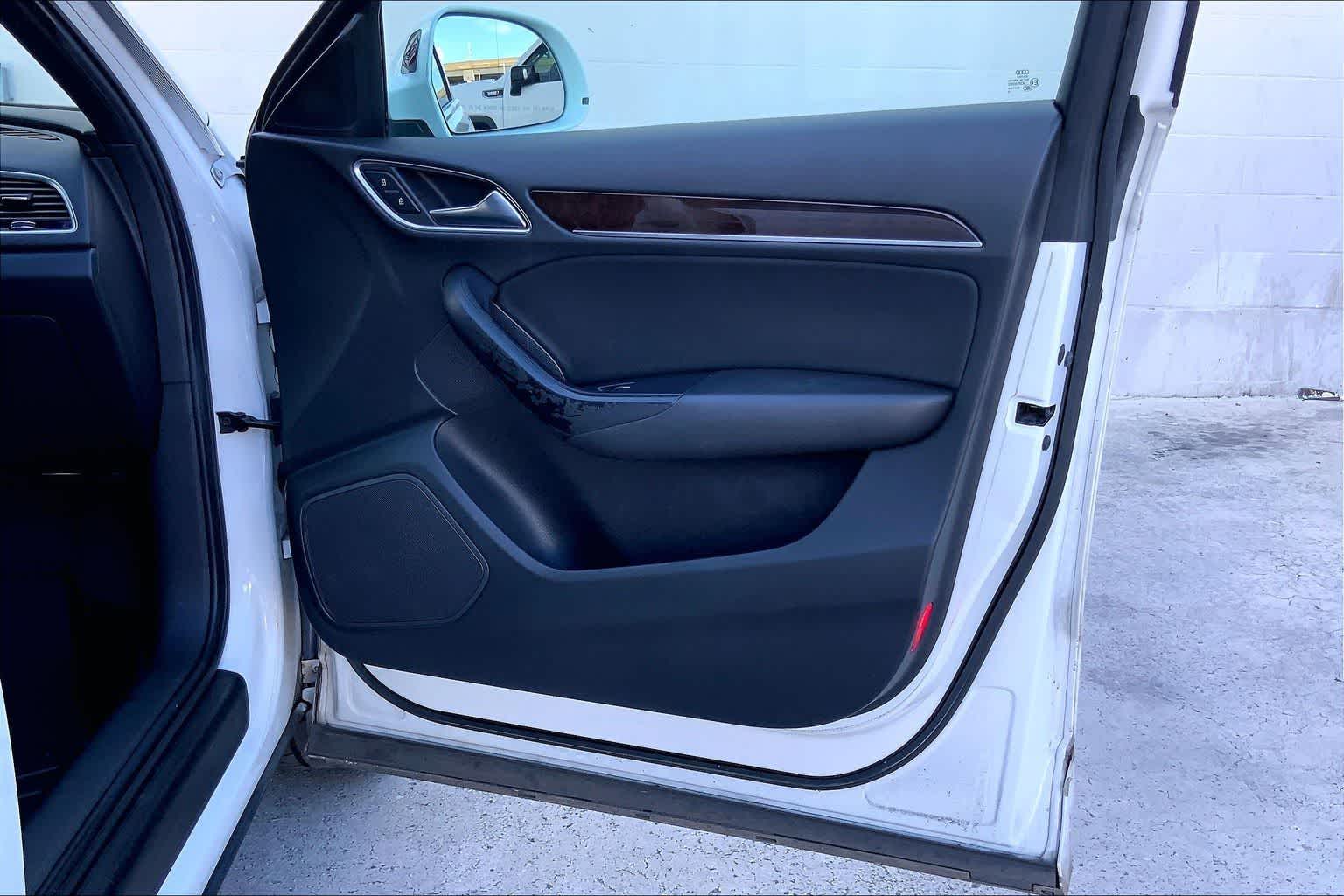 Thumbnail: 2016 Audi Q3 - 28