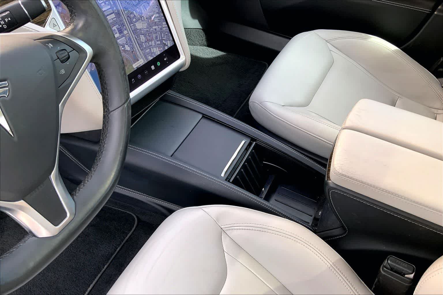 Thumbnail: 2015 Tesla Model S - 17