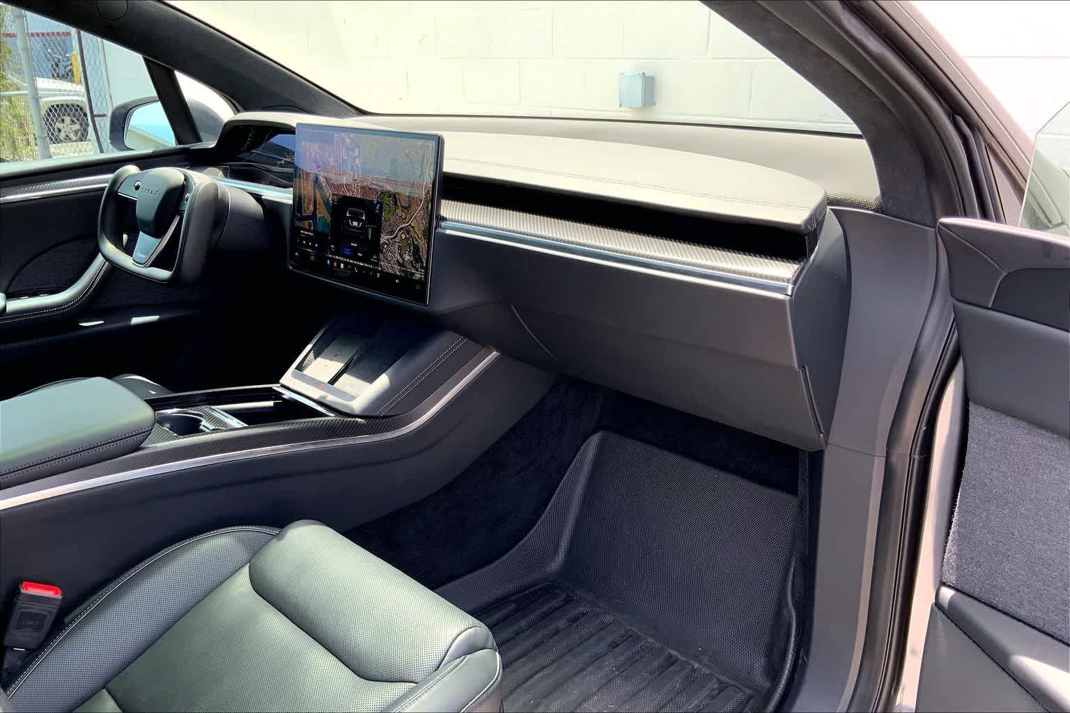 Thumbnail: 2022 Tesla Model X - 24