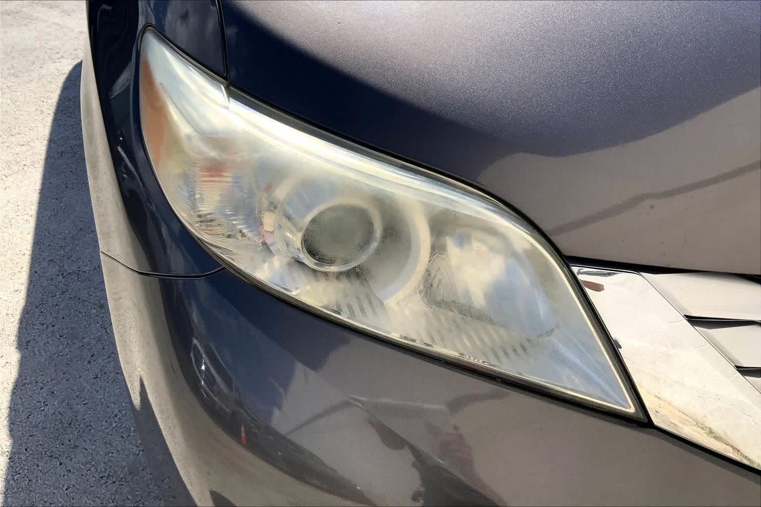 Thumbnail: 2013 Toyota Sienna - 32