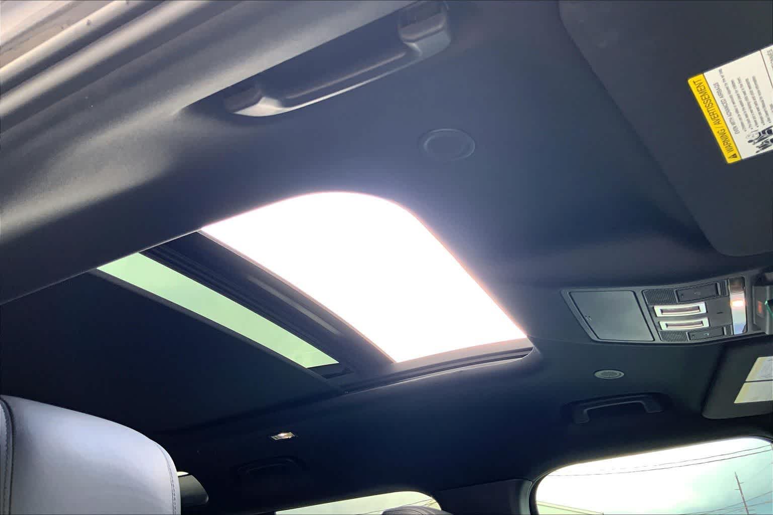 Thumbnail: 2022 Land Rover Defender - 30