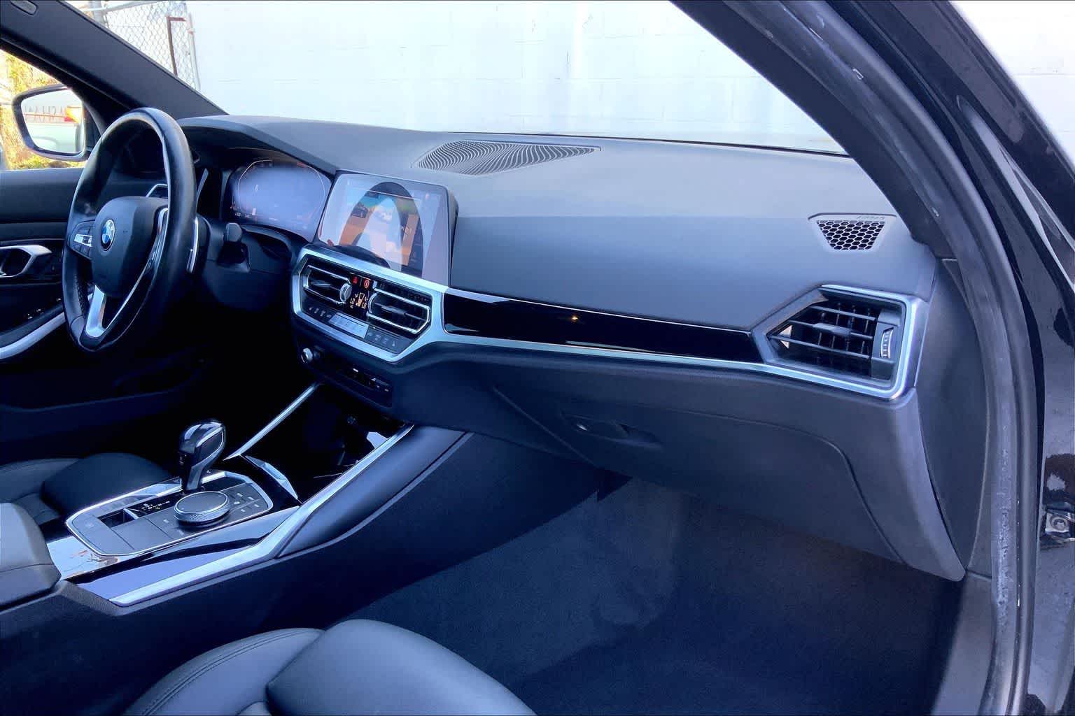 Thumbnail: 2019 BMW 3 Series - 24