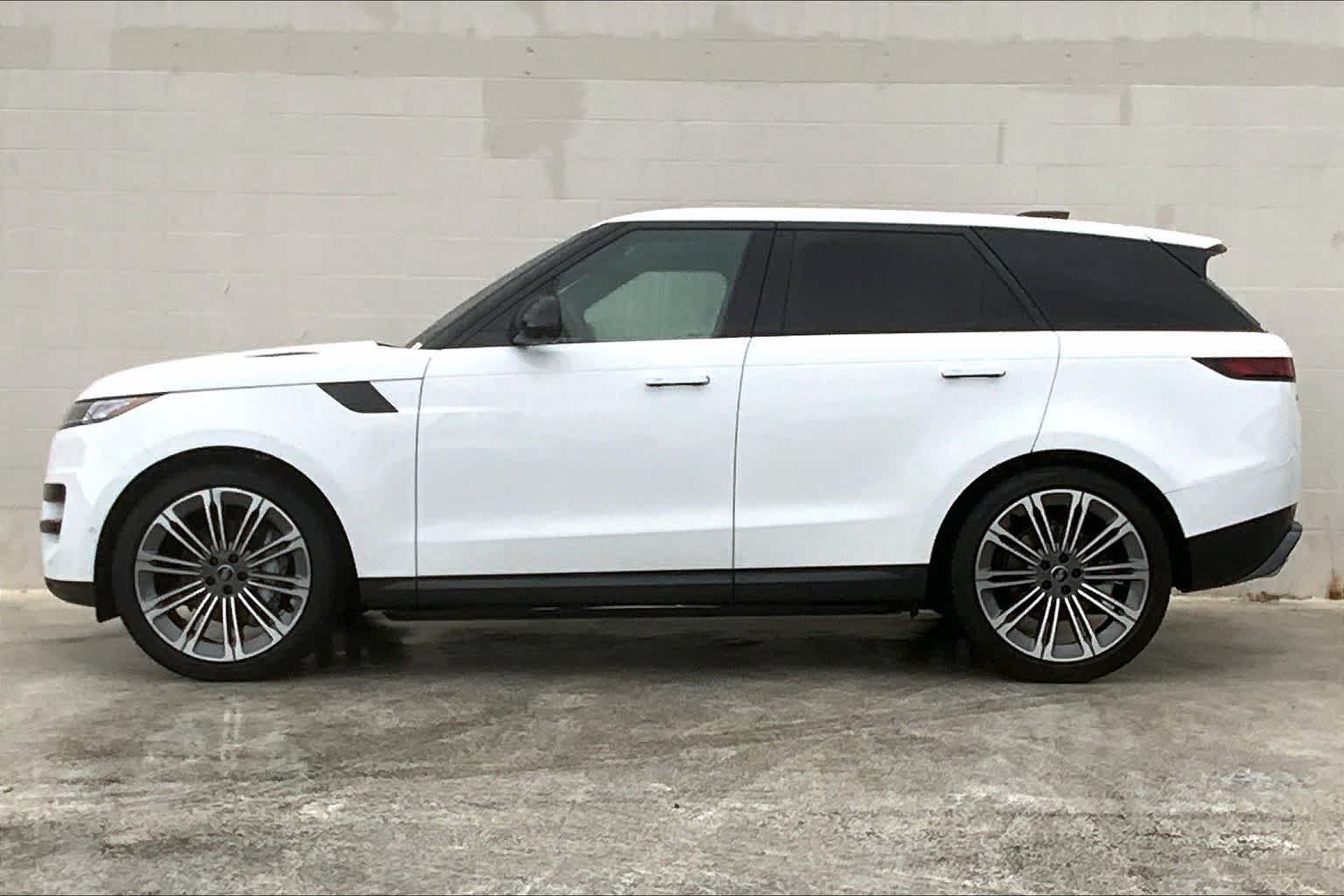 Thumbnail: 2023 Land Rover Range Rover Sport - 4