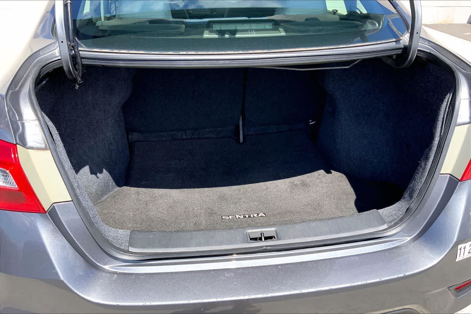 Thumbnail: 2019 Nissan Sentra - 18