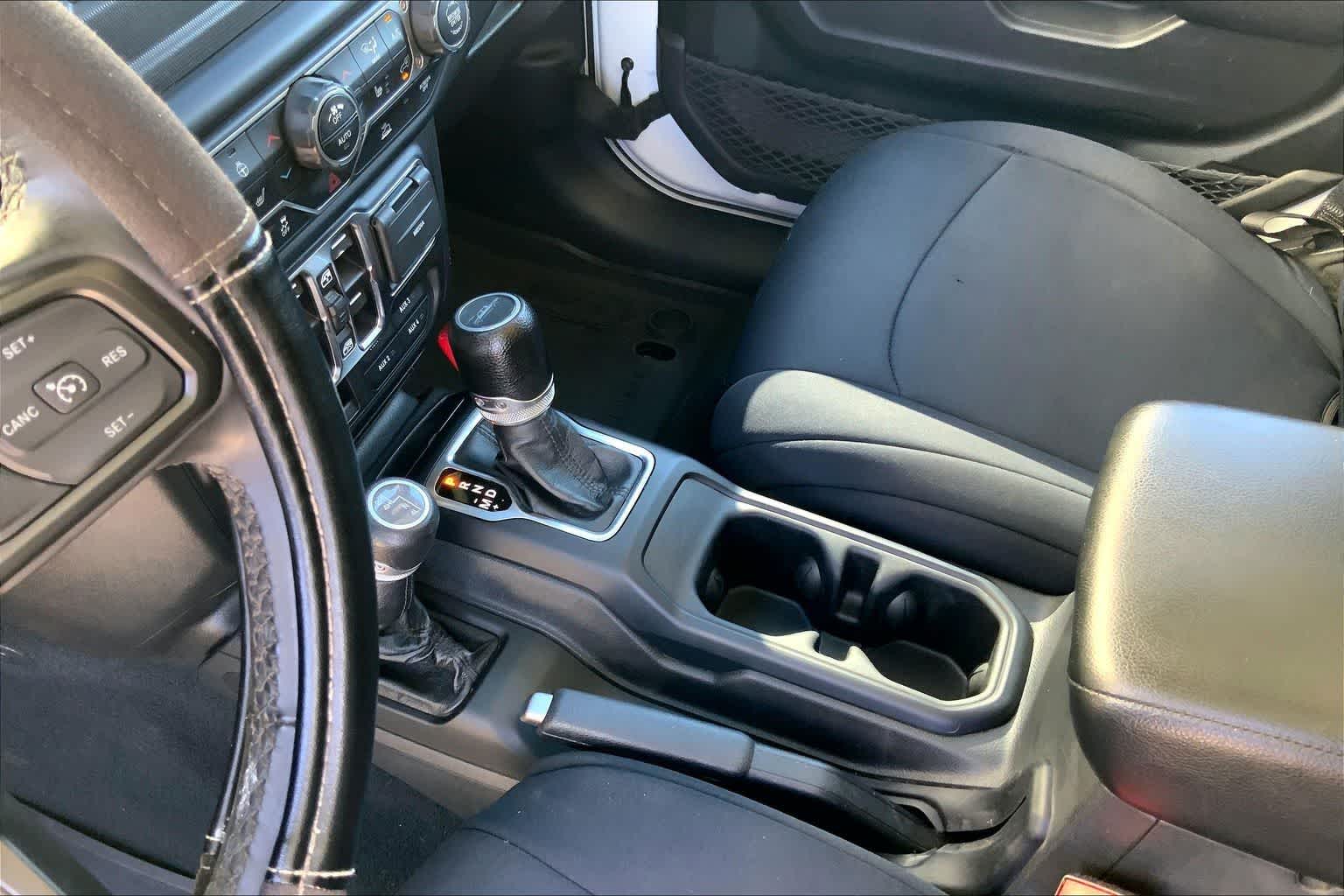 Thumbnail: 2022 Jeep Gladiator - 16
