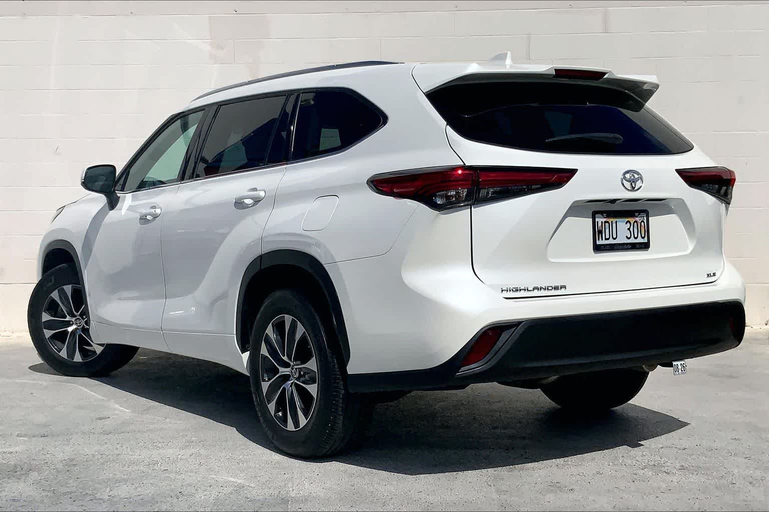 Thumbnail: 2021 Toyota Highlander - 4