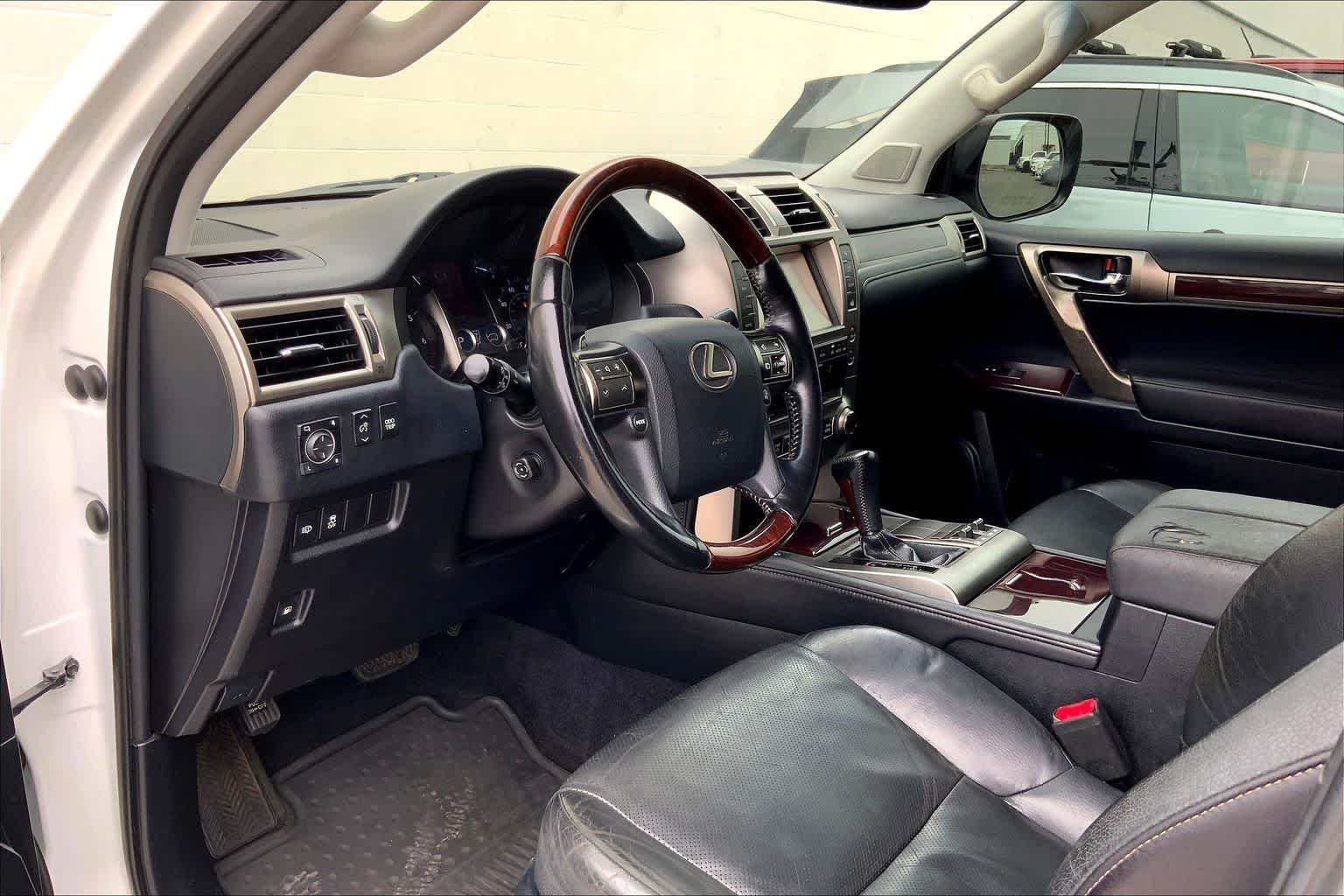 Thumbnail: 2017 Lexus GX - 3