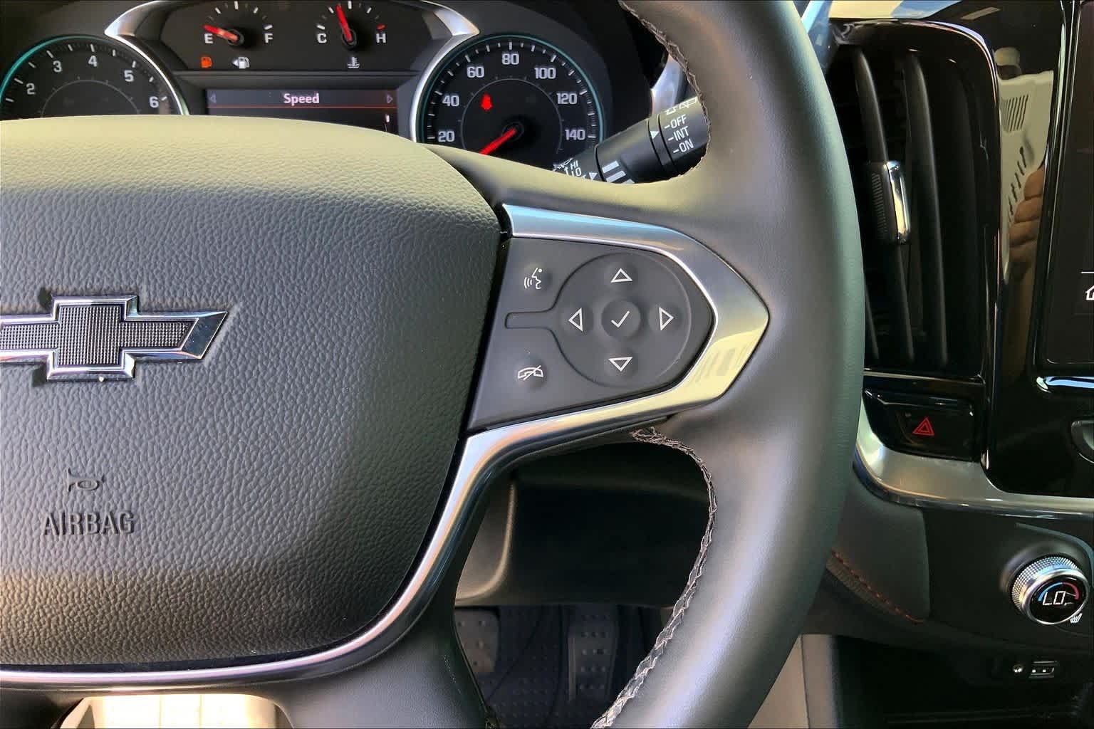 Thumbnail: 2023 Chevrolet Traverse - 24