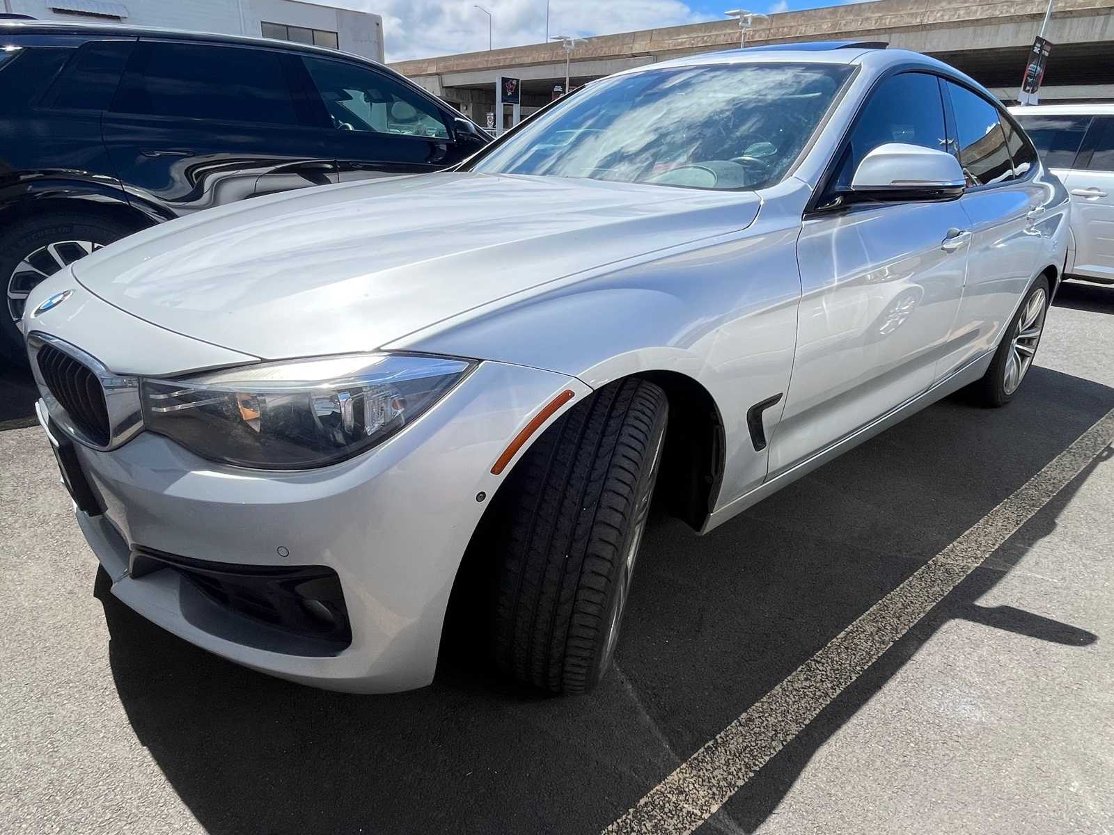 Thumbnail: 2016 BMW 3 Series - 1