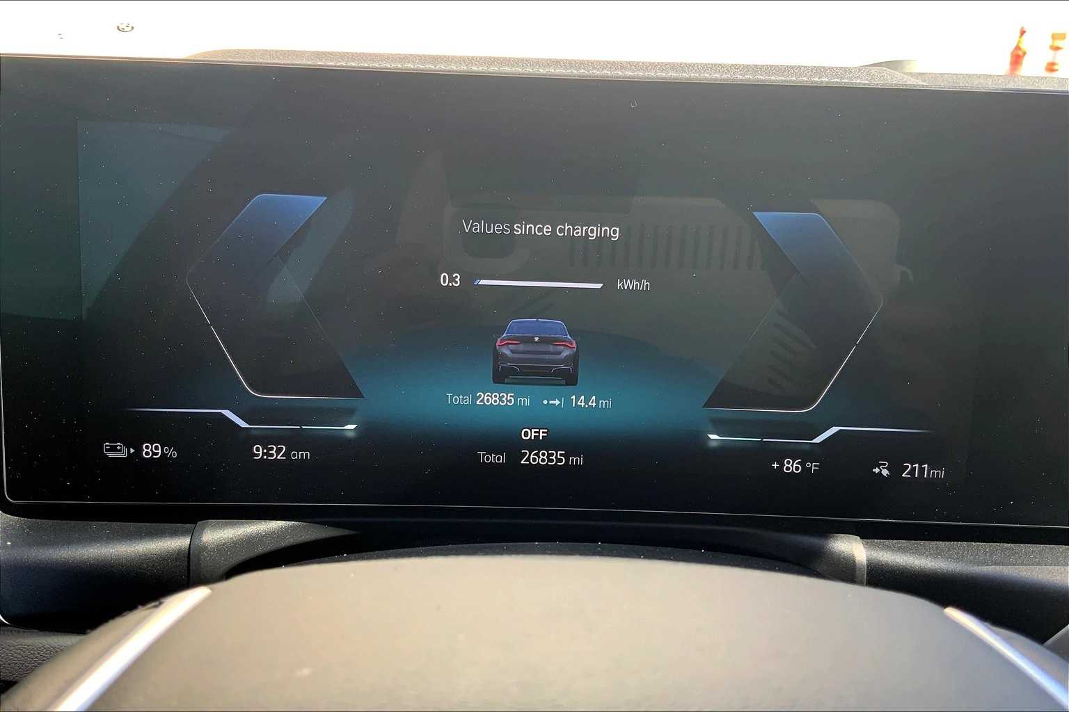 Thumbnail: 2022 BMW i4 - 18