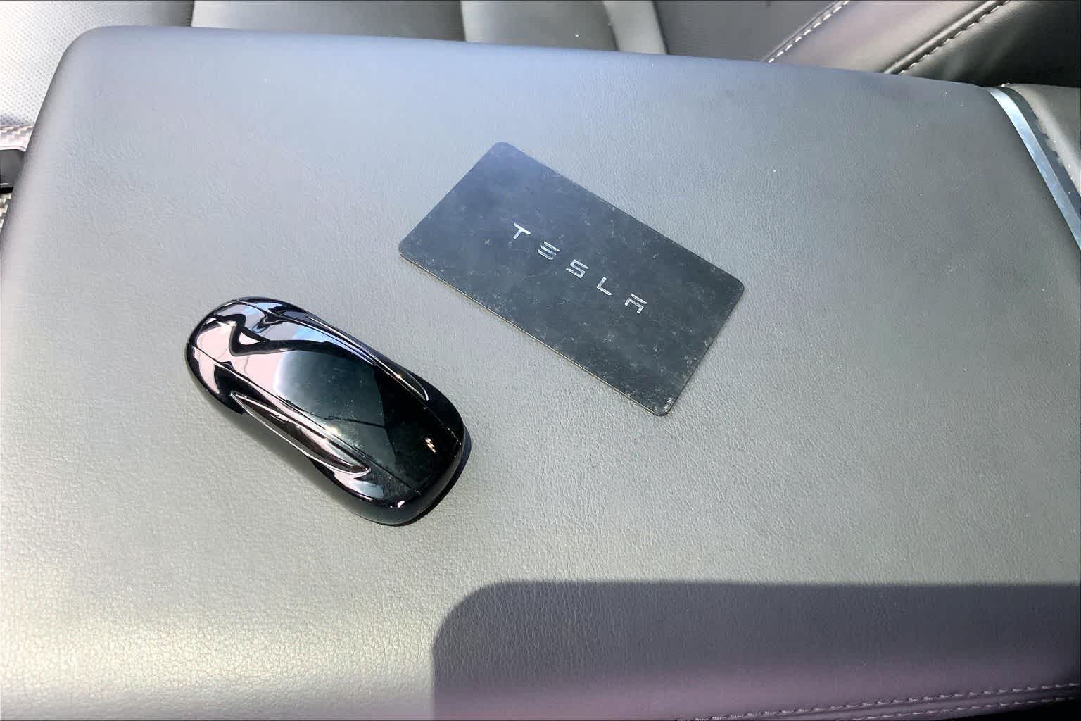 Thumbnail: 2022 Tesla Model X - 20