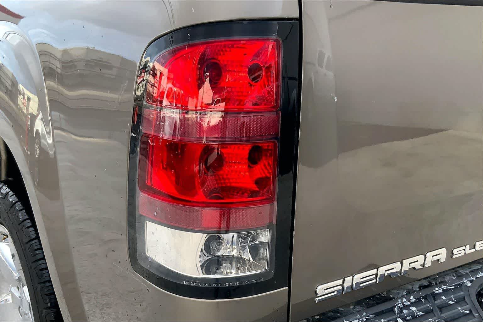 Thumbnail: 2012 GMC Sierra 1500 - 32