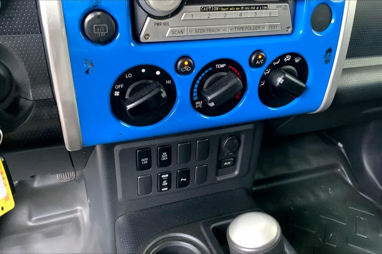 Thumbnail: 2007 Toyota FJ Cruiser - 32