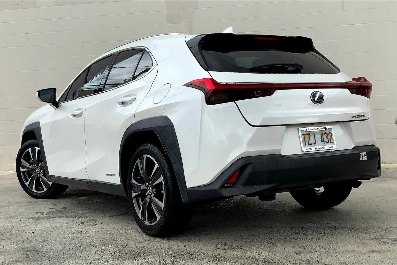 Thumbnail: 2019 Lexus UX - 5