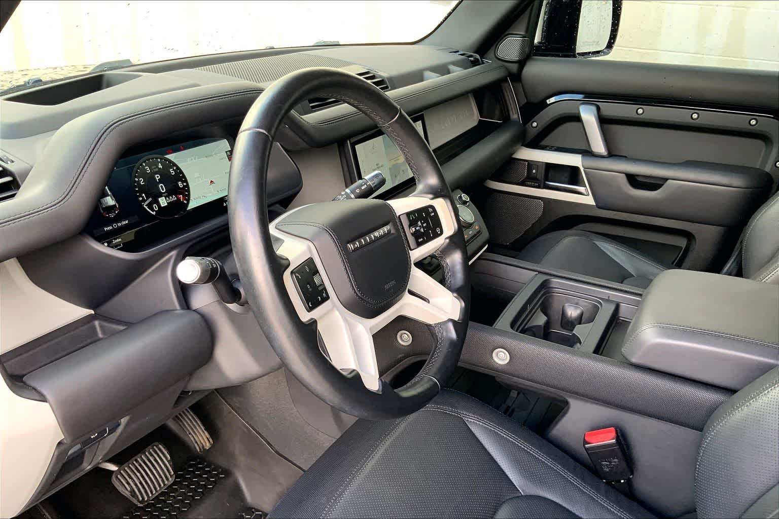 Thumbnail: 2022 Land Rover Defender - 3