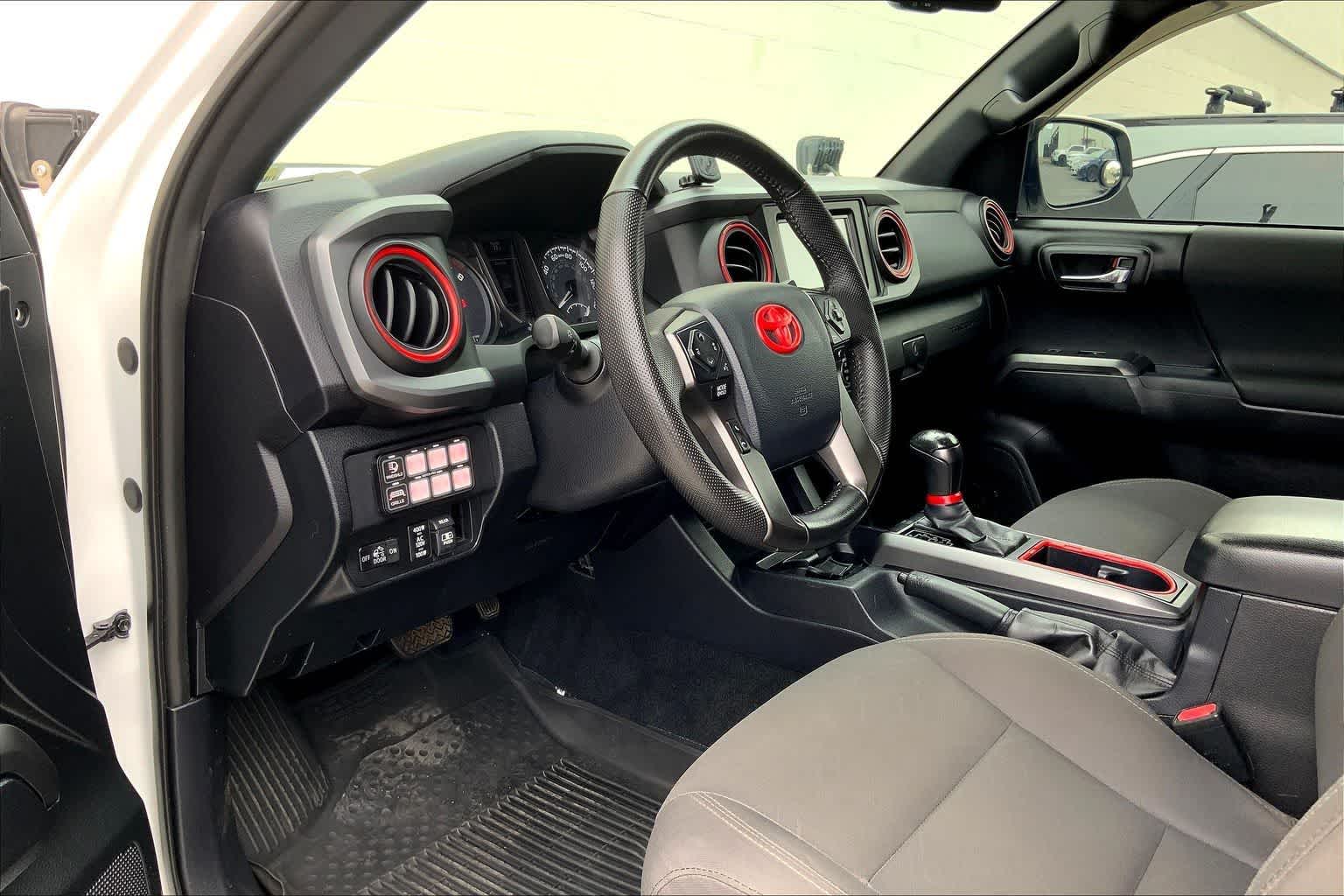 Thumbnail: 2017 Toyota Tacoma - 3