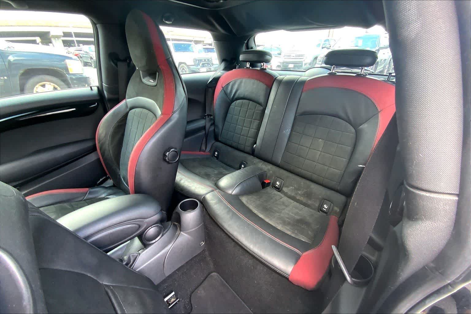 Thumbnail: 2015 MINI Cooper Hardtop - 28