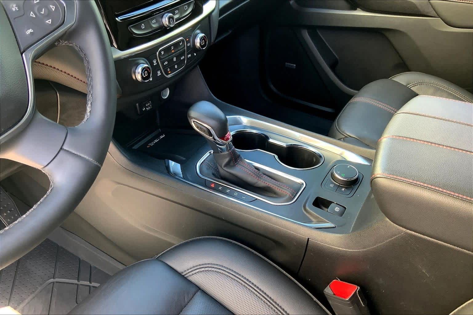 Thumbnail: 2023 Chevrolet Traverse - 16