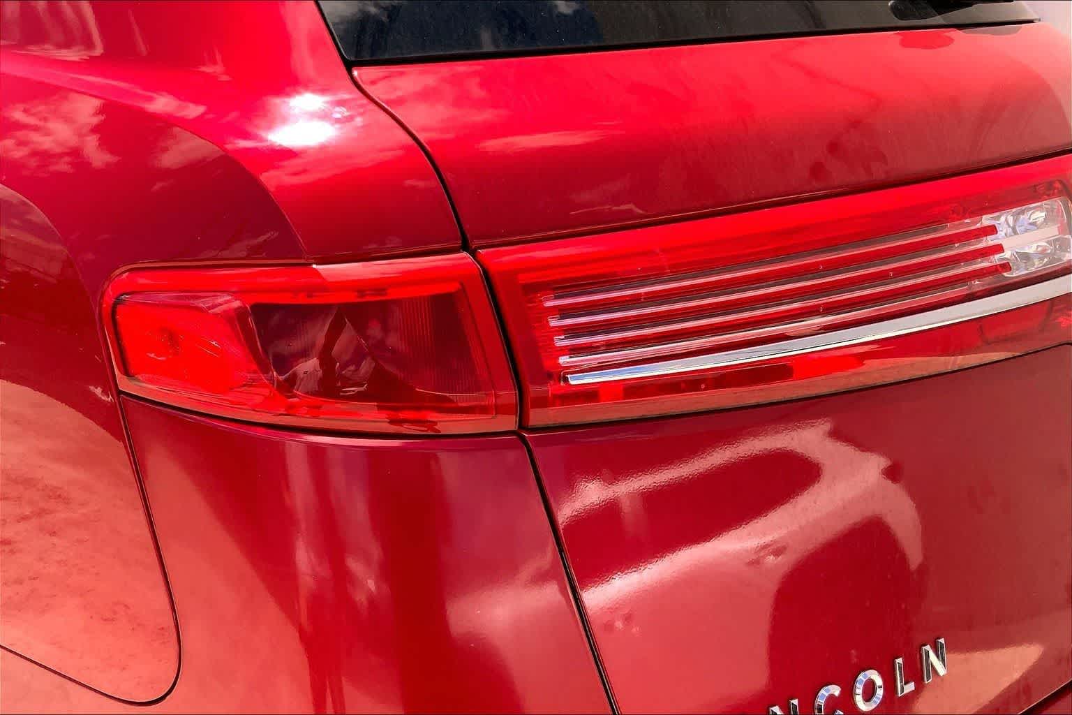 Thumbnail: 2010 Lincoln MKT - 32