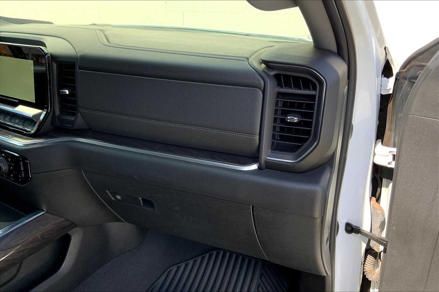 Thumbnail: 2023 Chevrolet Silverado 1500 - 24