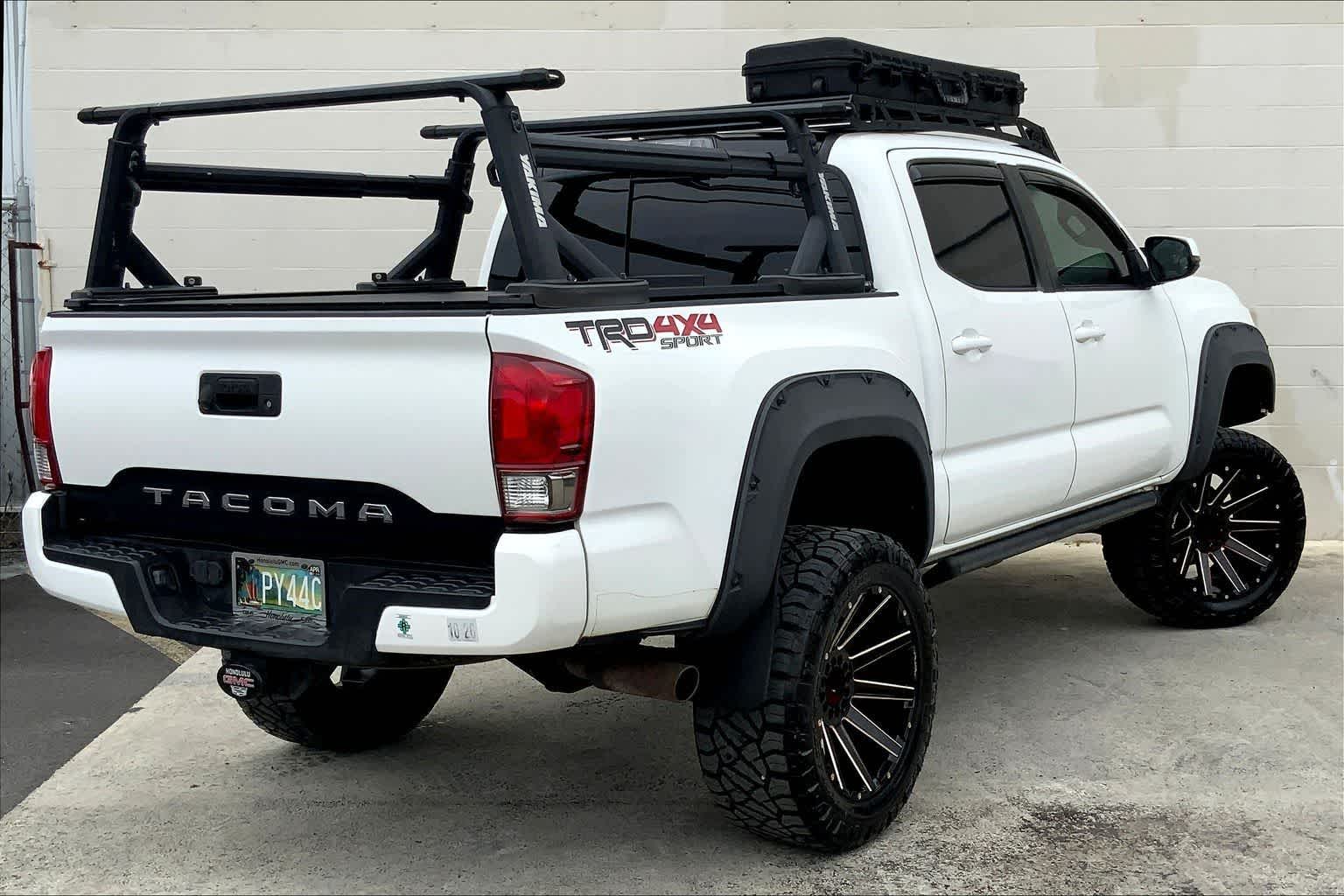 Thumbnail: 2017 Toyota Tacoma - 22