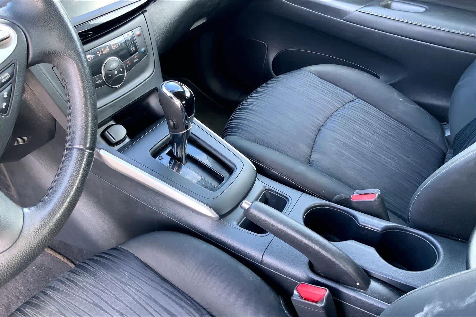 Thumbnail: 2019 Nissan Sentra - 16