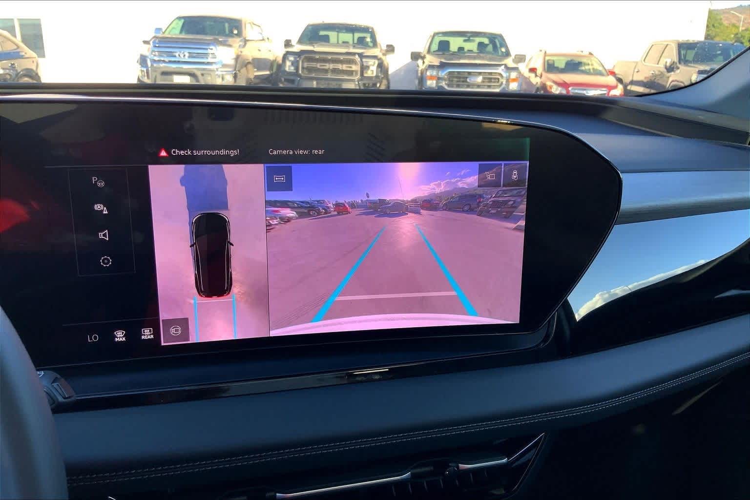 Thumbnail: 2025 Audi Q6 e-tron - 26