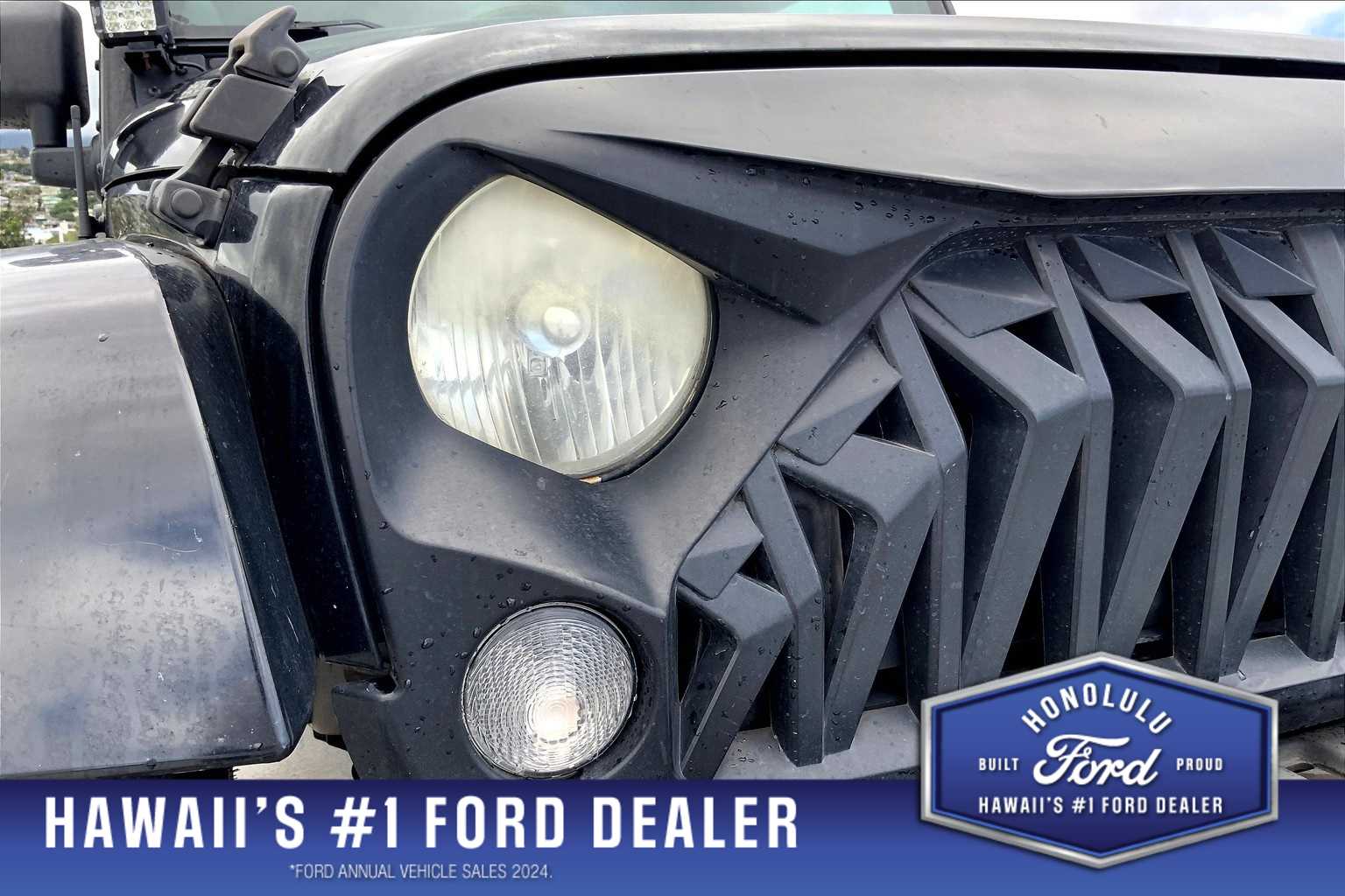 2013 Jeep Wrangler Unlimited Sahara 31