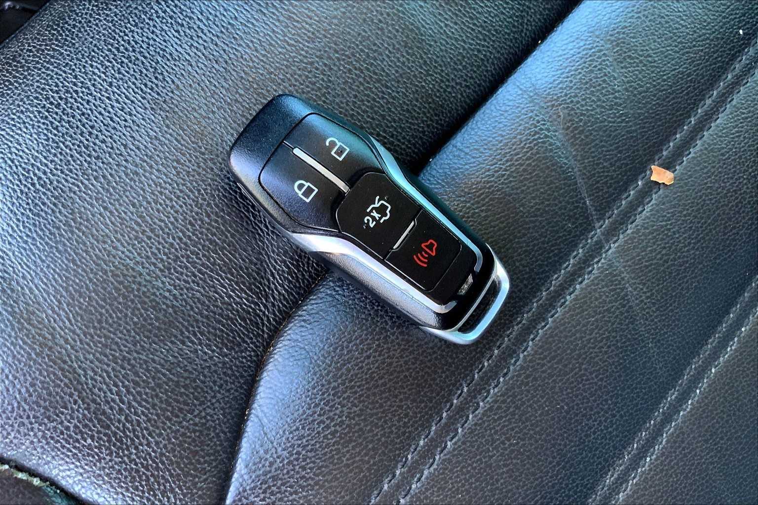 Thumbnail: 2015 Ford Edge - 19