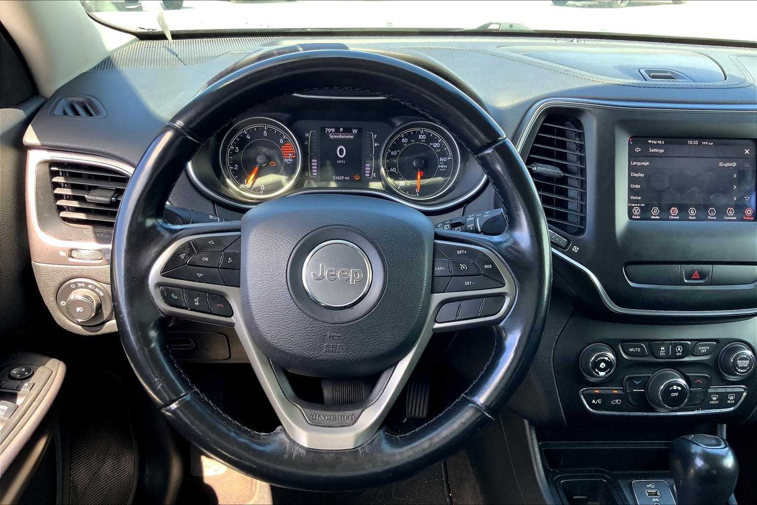 Thumbnail: 2019 Jeep Cherokee - 14