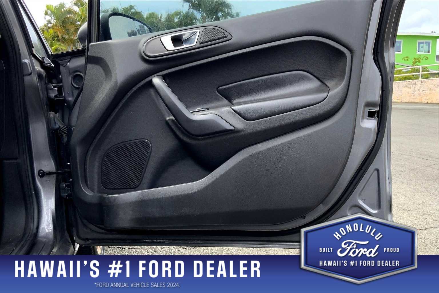 2014 Ford Fiesta Titanium 28