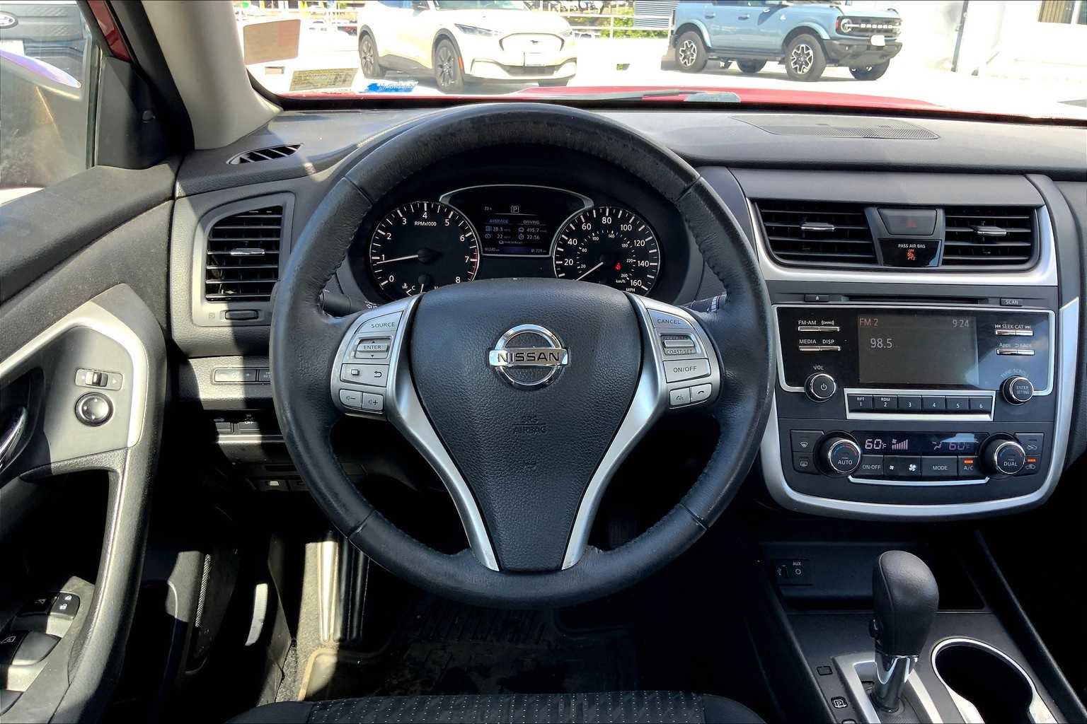 Thumbnail: 2016 Nissan Altima - 14