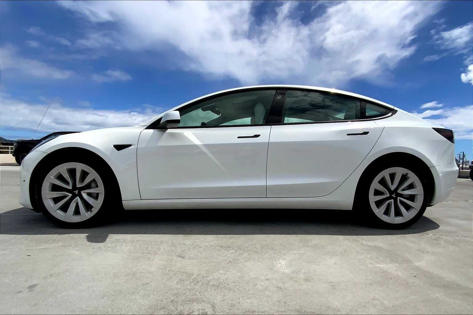 Thumbnail: 2022 Tesla Model 3 - 3