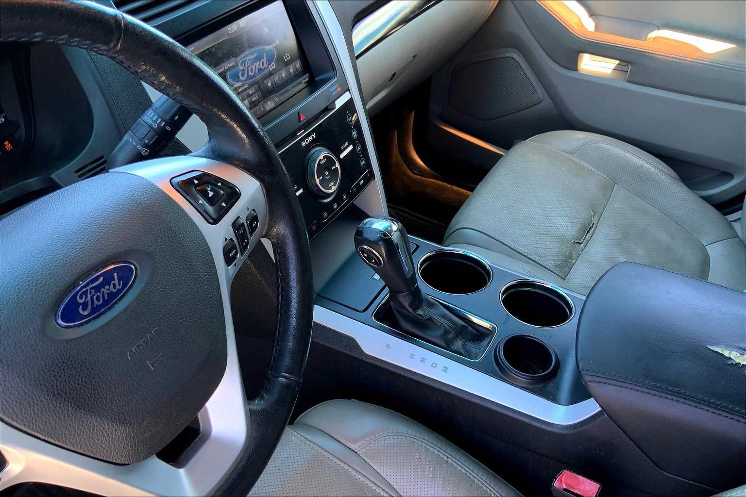 Thumbnail: 2014 Ford Explorer - 16