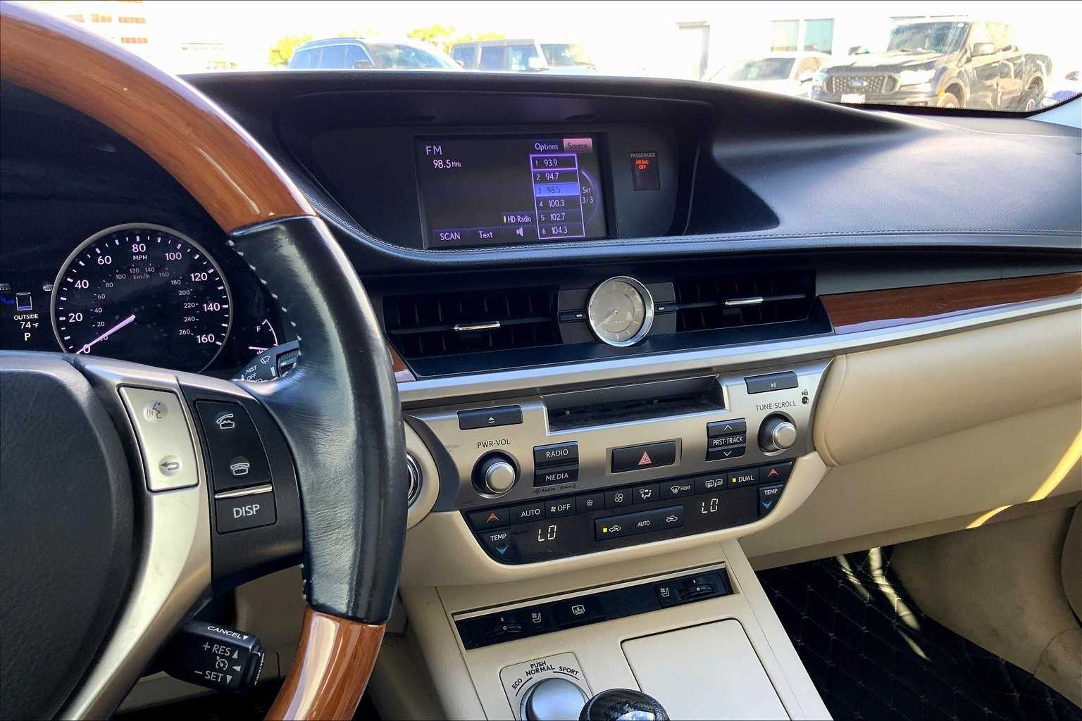 Thumbnail: 2014 Lexus ES - 15