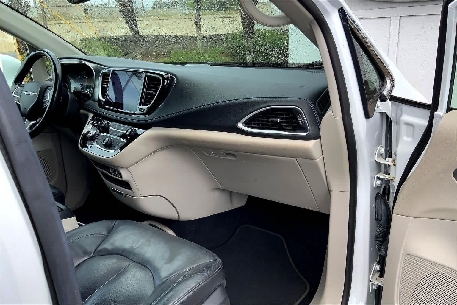 Thumbnail: 2021 Chrysler Pacifica - 23