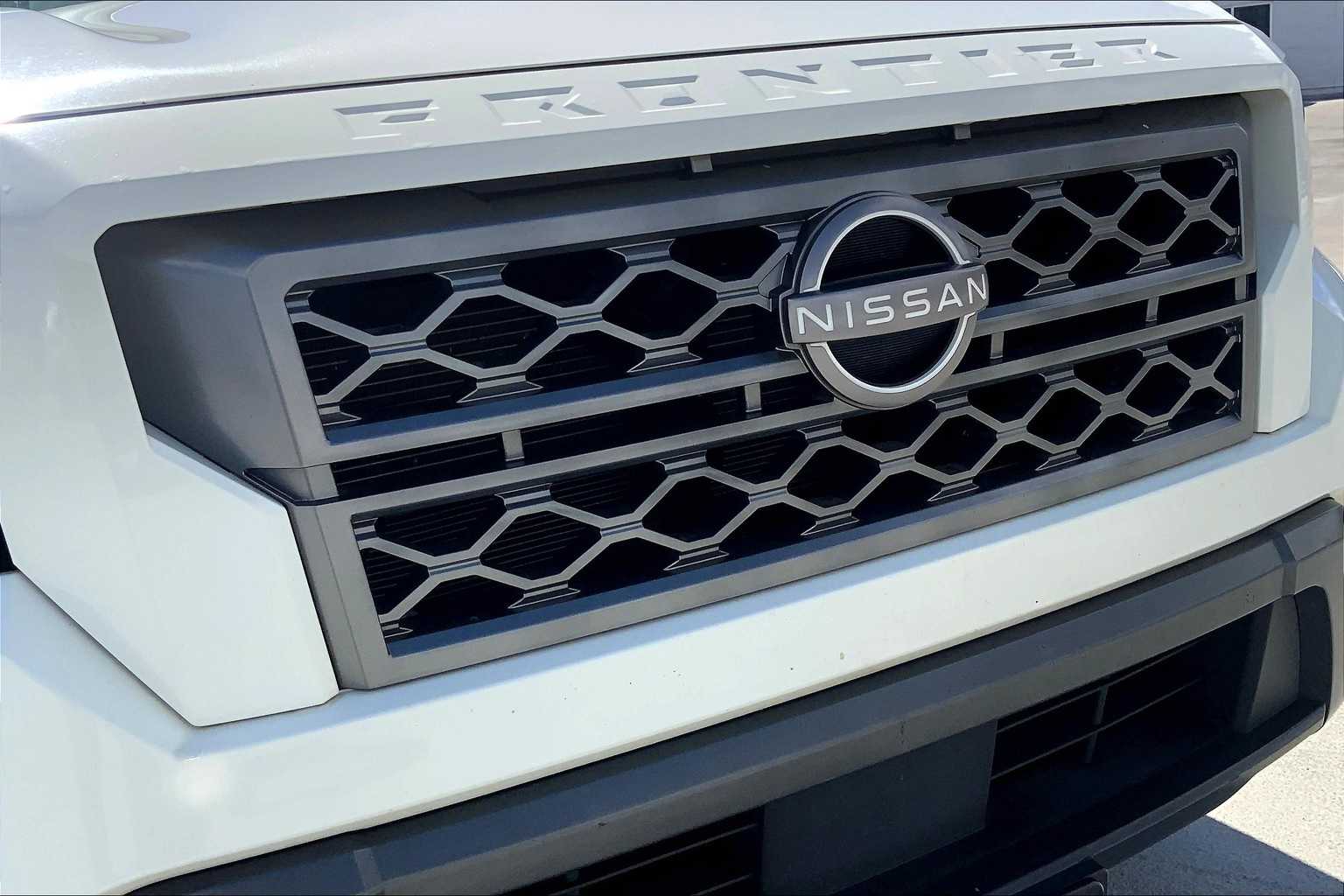 Thumbnail: 2022 Nissan Frontier - 33