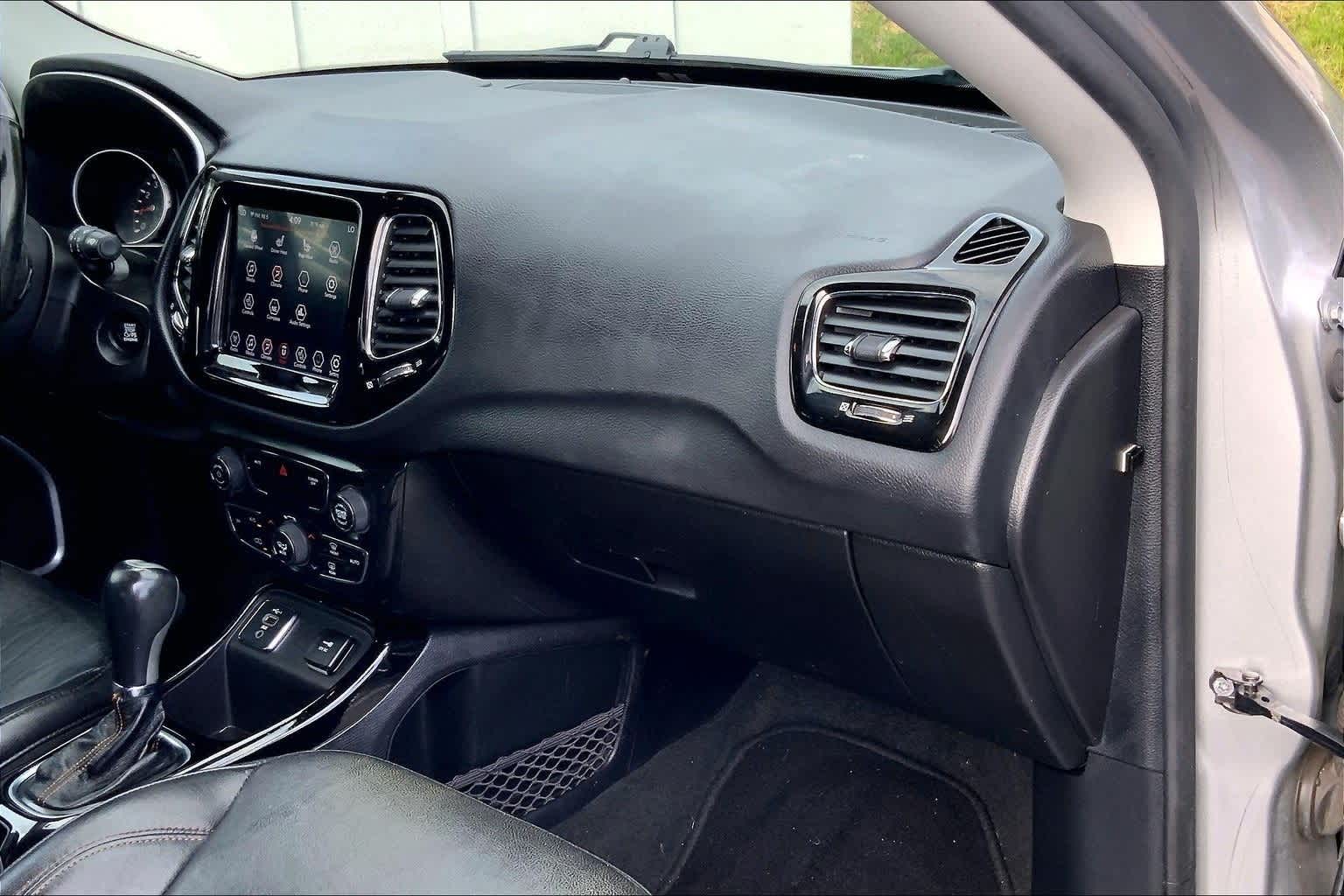 Thumbnail: 2020 Jeep Compass - 23