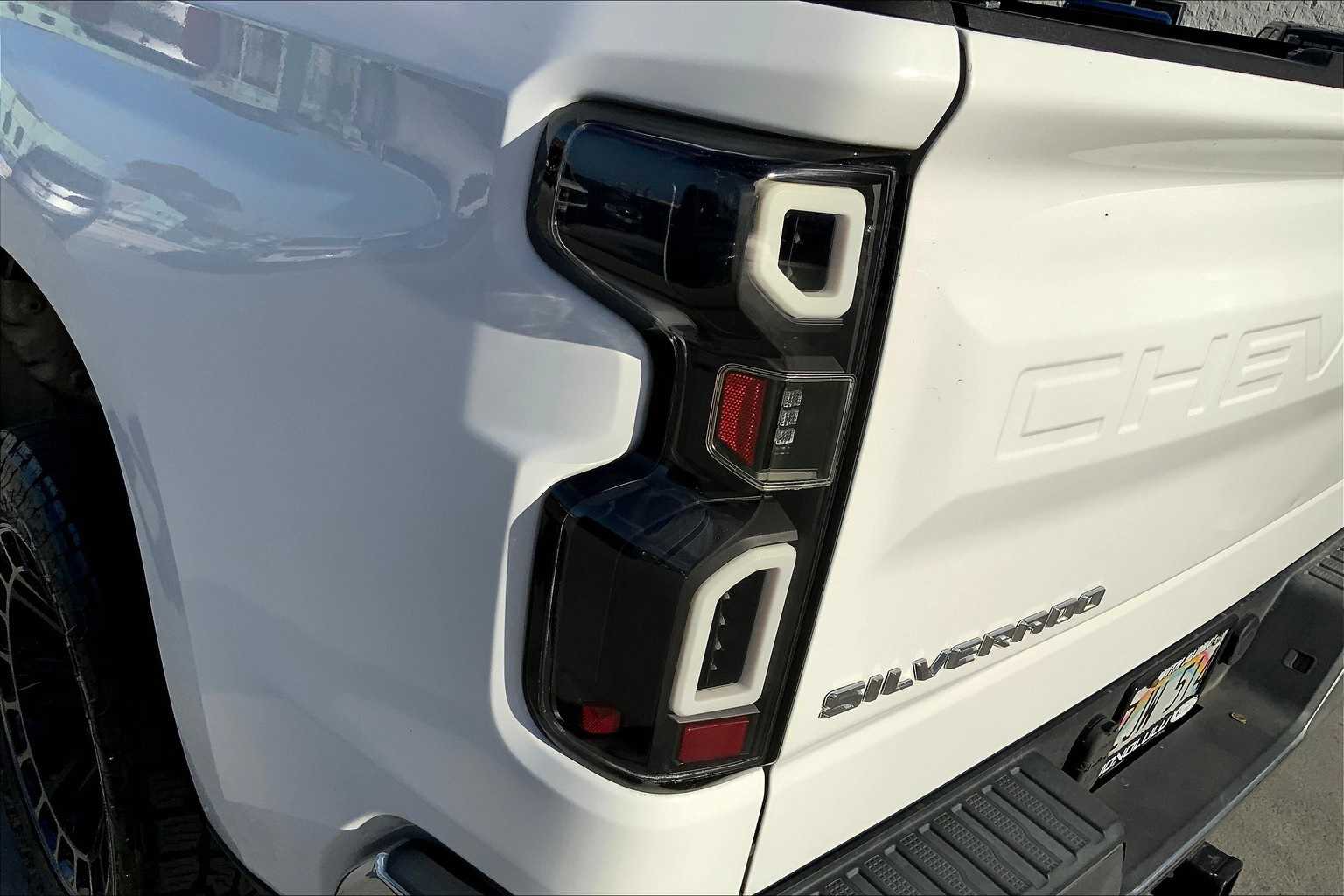 Thumbnail: 2019 Chevrolet Silverado 1500 - 32