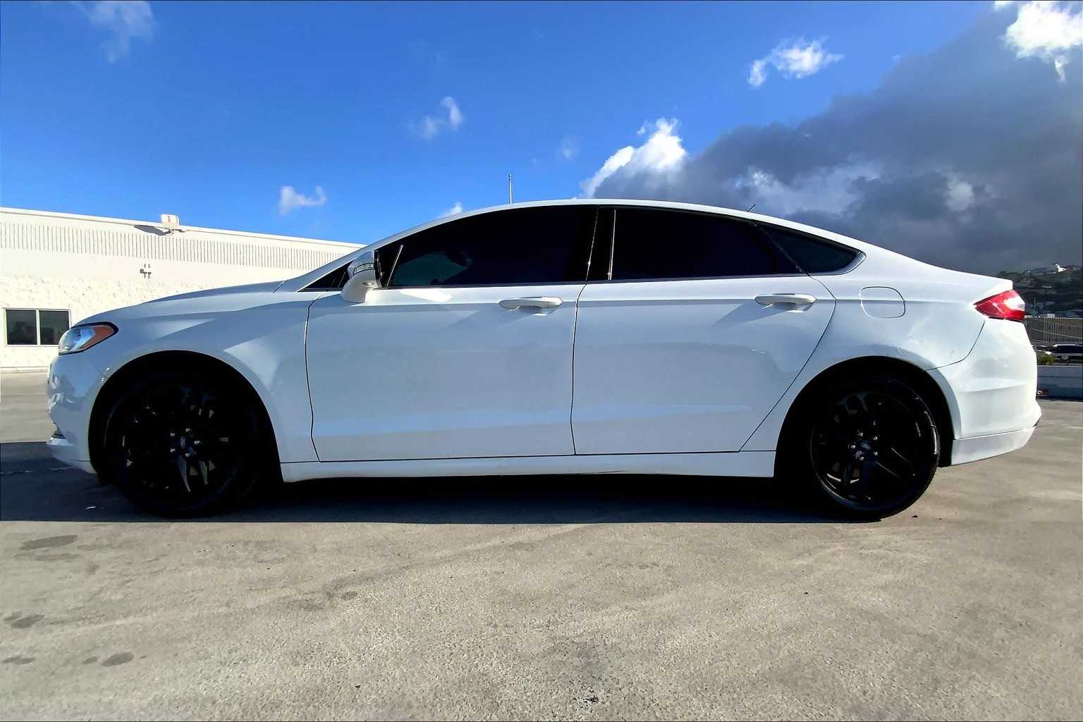 Thumbnail: 2016 Ford Fusion - 3