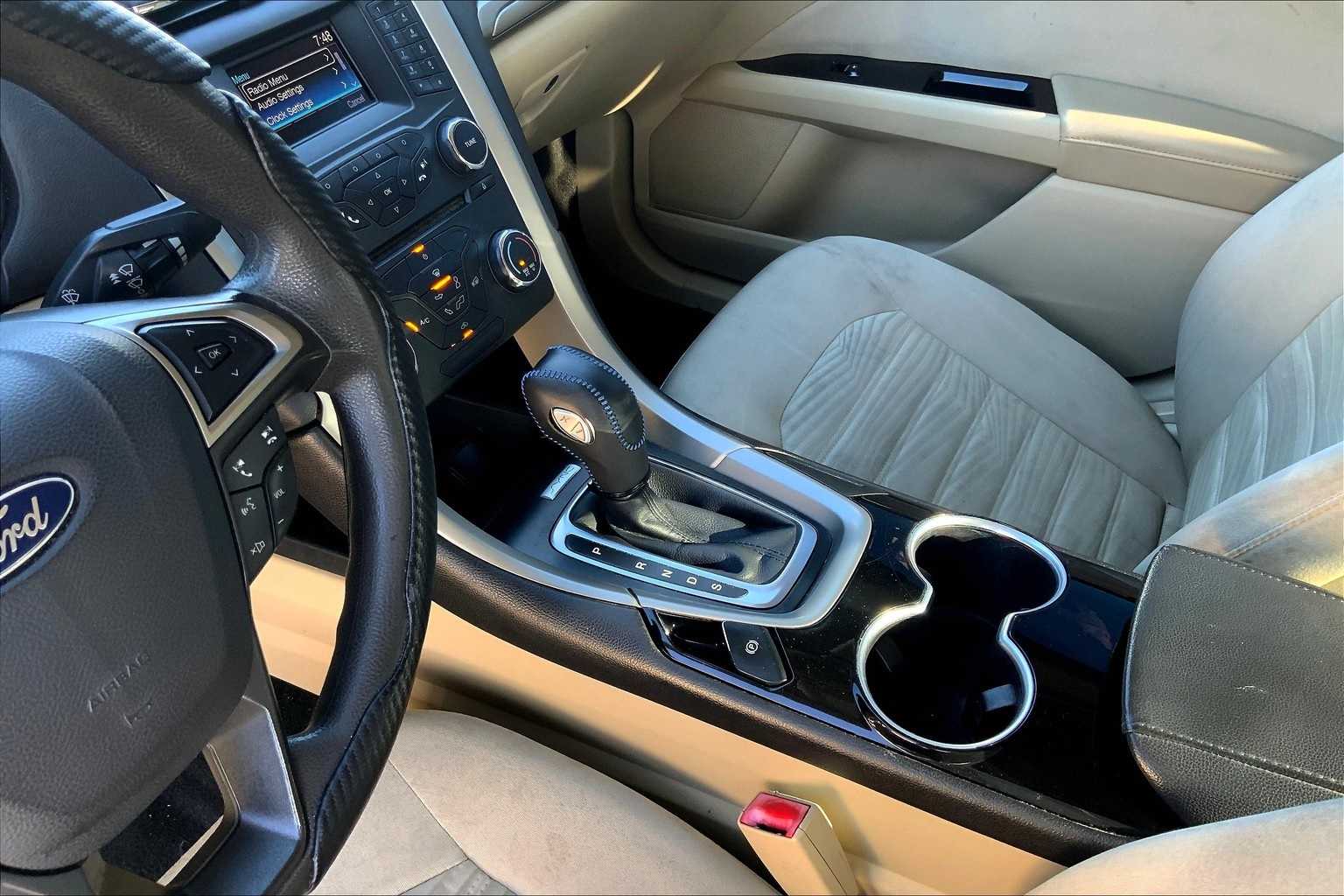 Thumbnail: 2016 Ford Fusion - 16