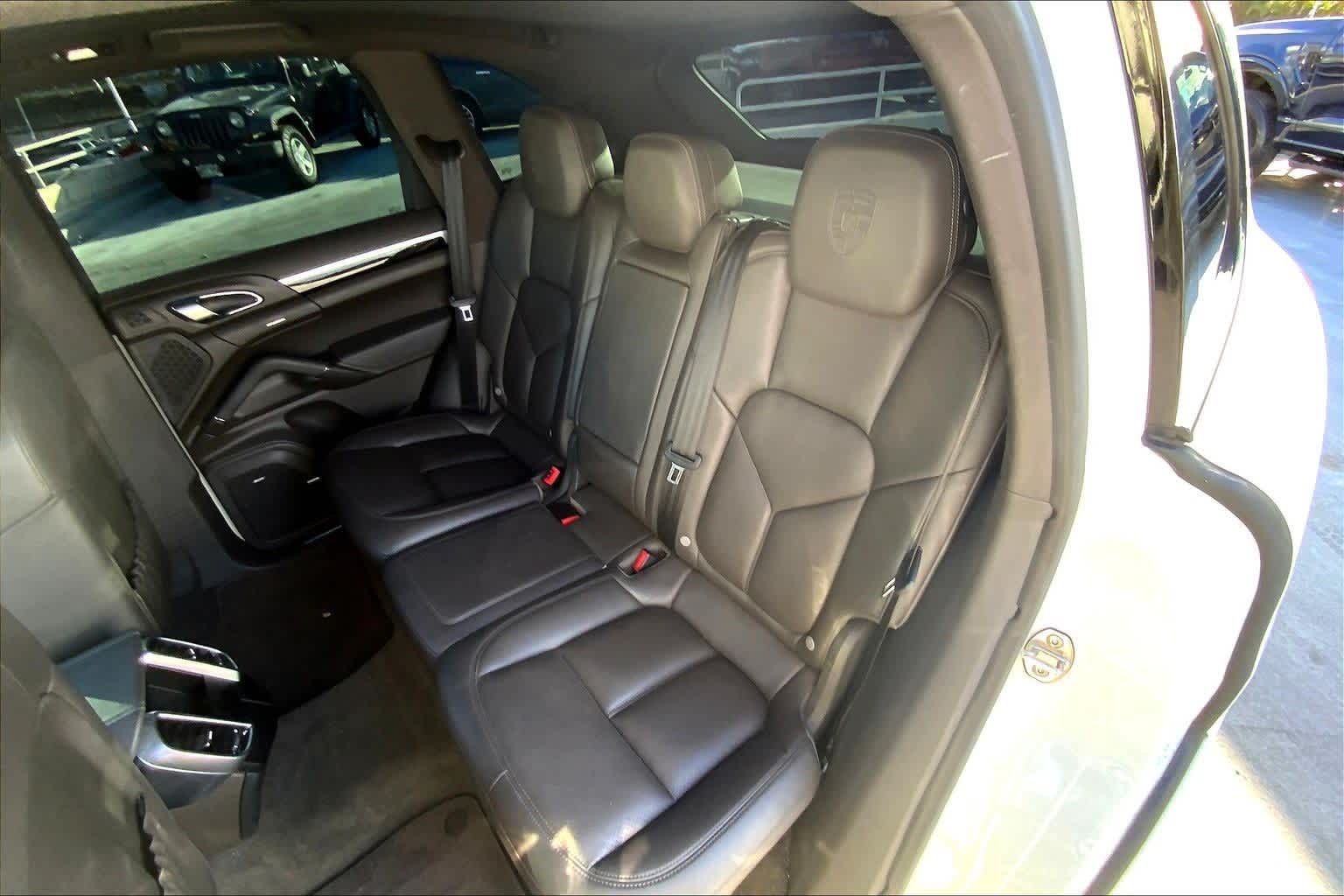 Thumbnail: 2018 Porsche Cayenne - 29