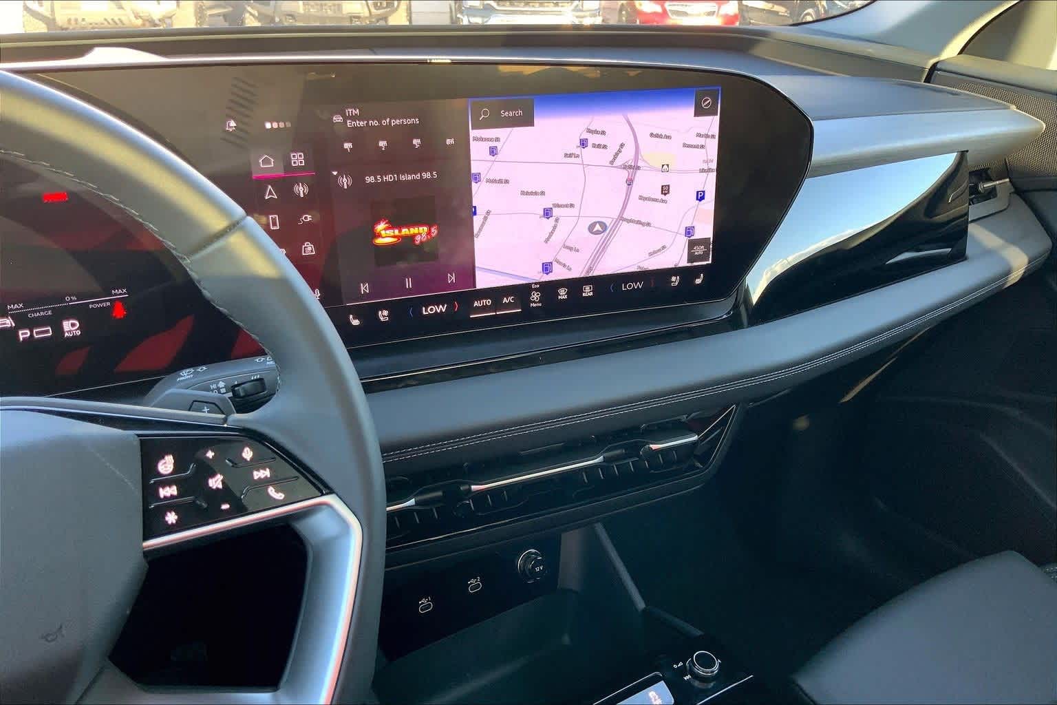 Thumbnail: 2025 Audi Q6 e-tron - 15