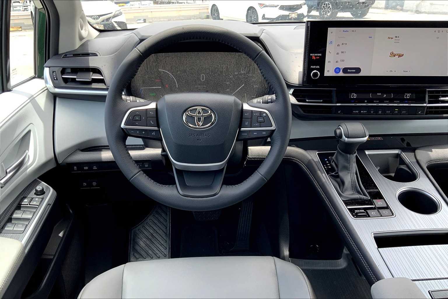 Thumbnail: 2025 Toyota Sienna - 14