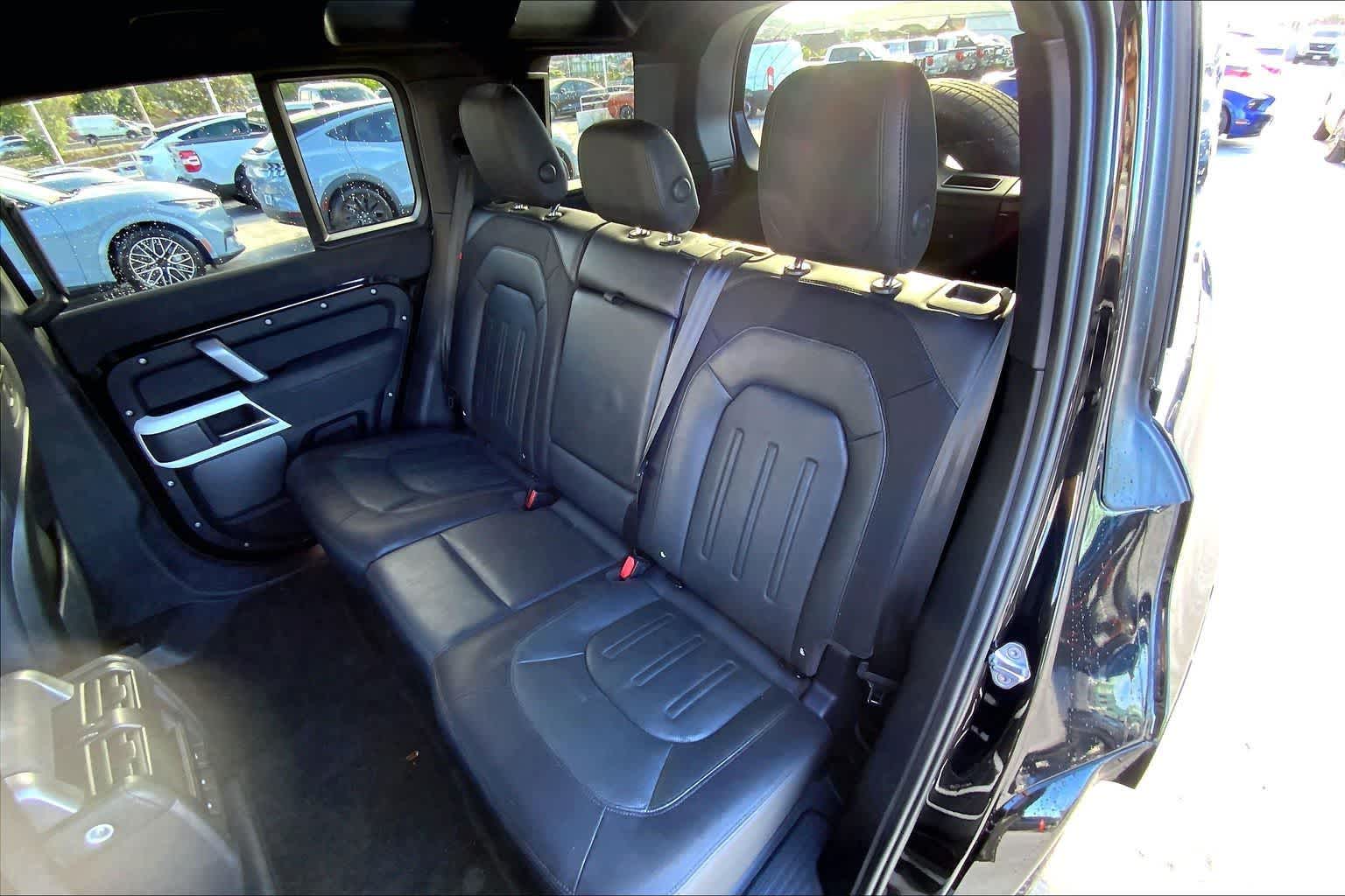 Thumbnail: 2022 Land Rover Defender - 29