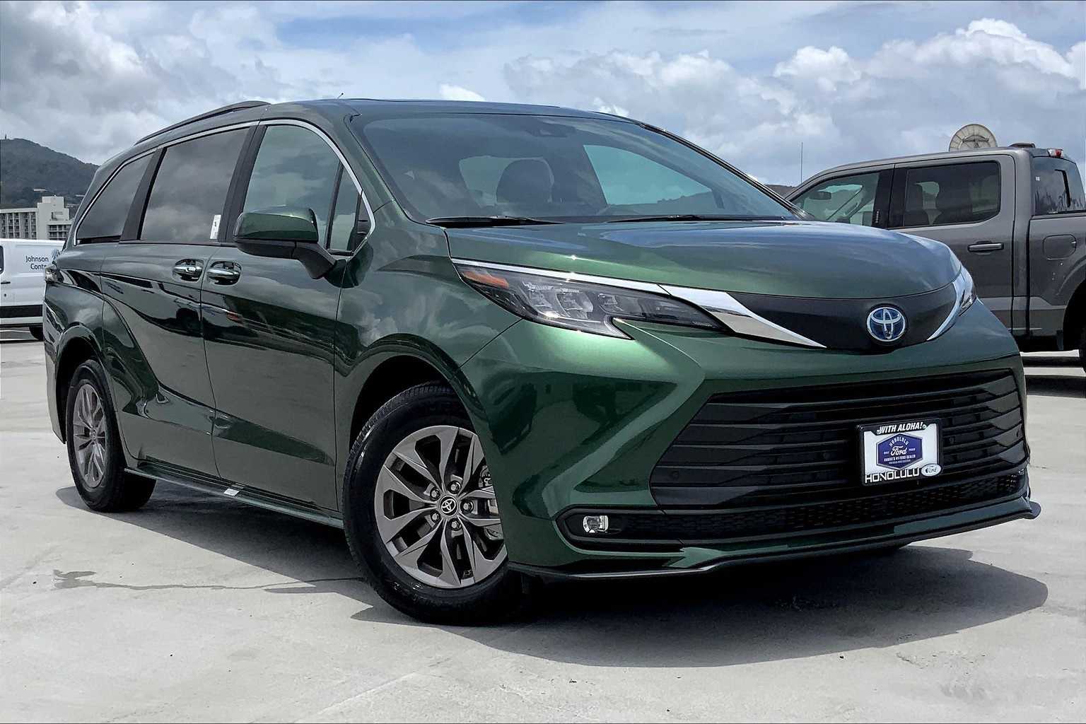 Thumbnail: 2025 Toyota Sienna - 21