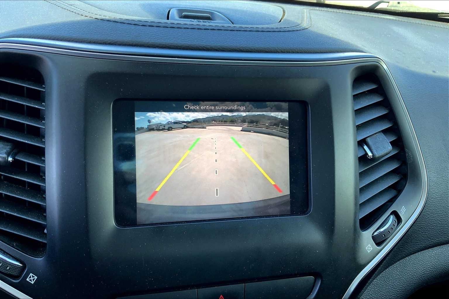 Thumbnail: 2019 Jeep Cherokee - 26