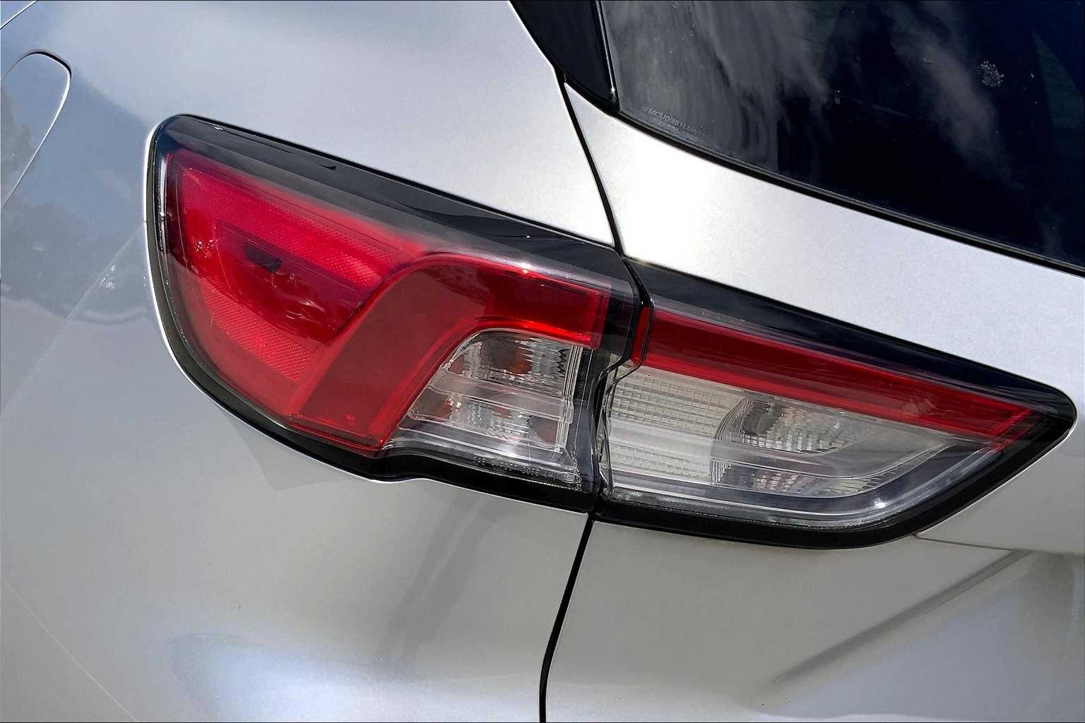 Thumbnail: 2020 Ford Escape - 32