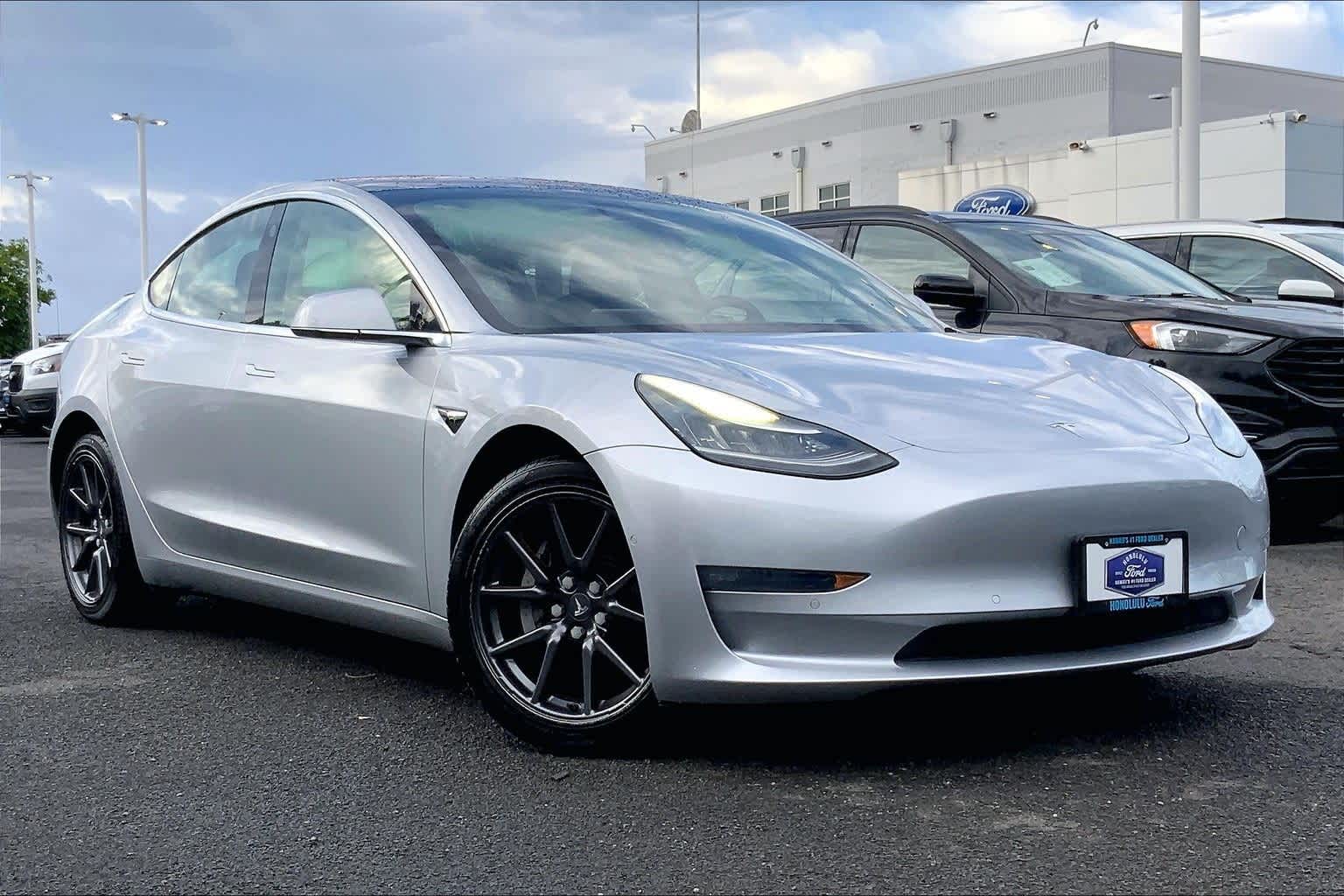 Thumbnail: 2018 Tesla Model 3 - 21