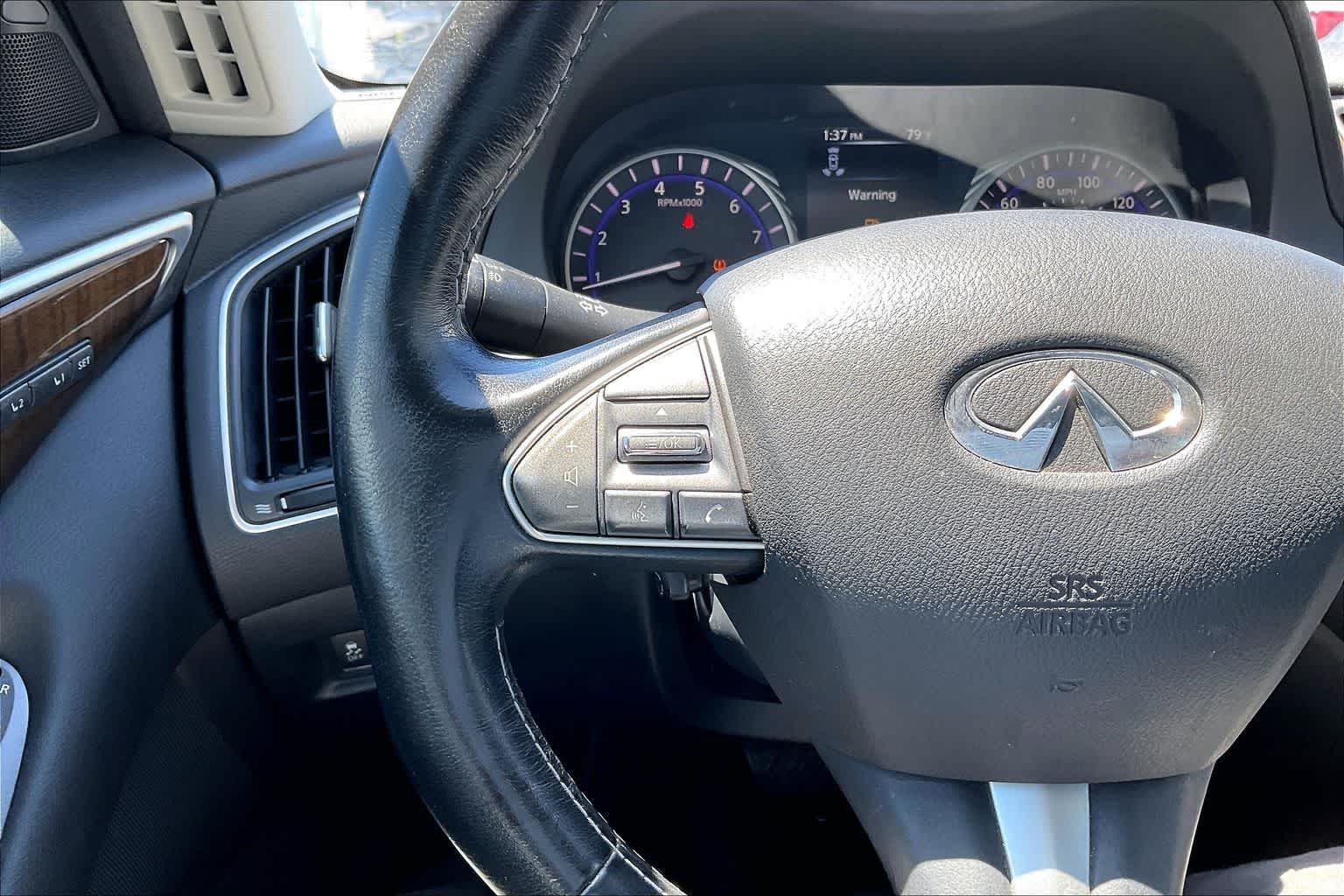 Thumbnail: 2014 INFINITI Q50 - 24